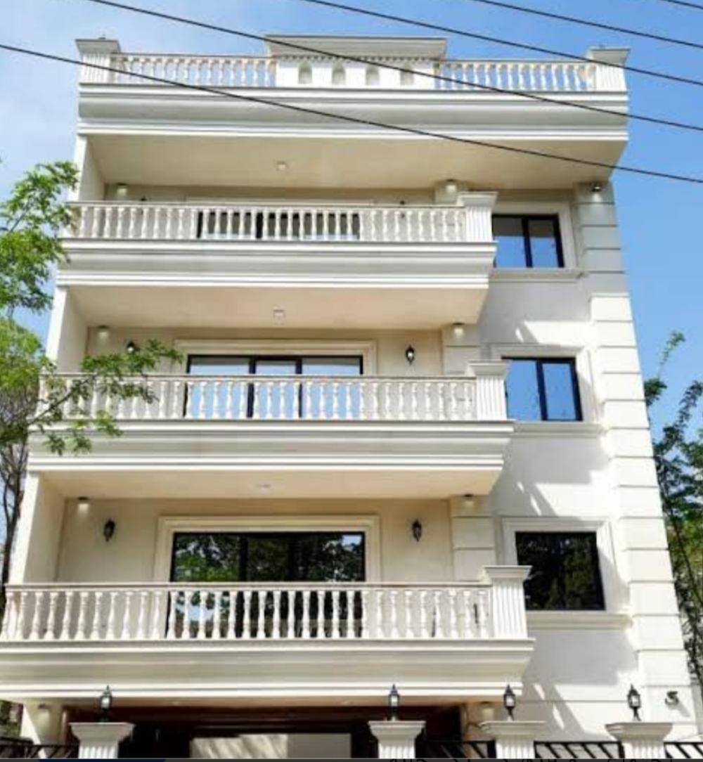 فروش ویلایی سه طبقه - حاشیه خیابان طالقانی- کد فایل : 2522 ( املاک کاشمر)